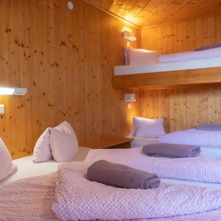 Skihuette بيت ضيافة *