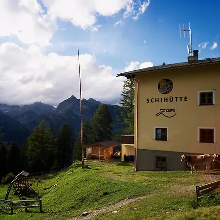 بيت ضيافة Skihuette *