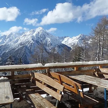 Skihuette بيت ضيافة *