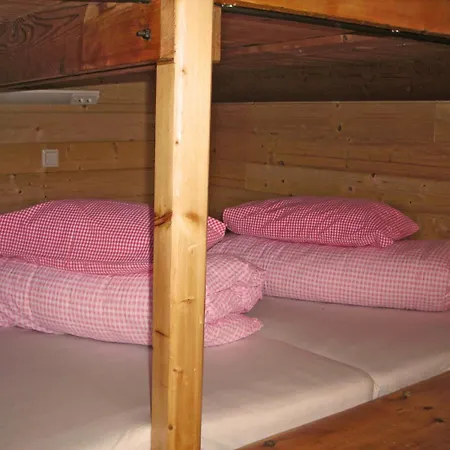 Skihuette بيت ضيافة *